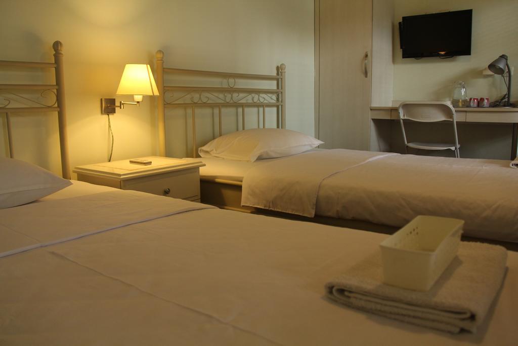 Bed And Breakfast Tomang Jakarta Rum bild